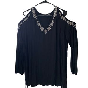 Verve Ami Could Shoulder Black with White embroidery